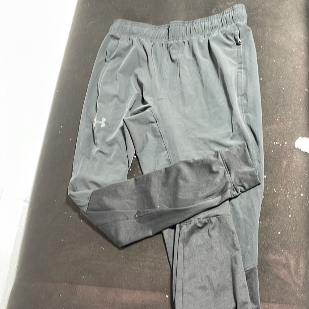Size L/G men under armor